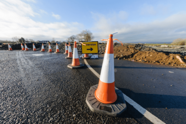 sinalização de obras em rodovias